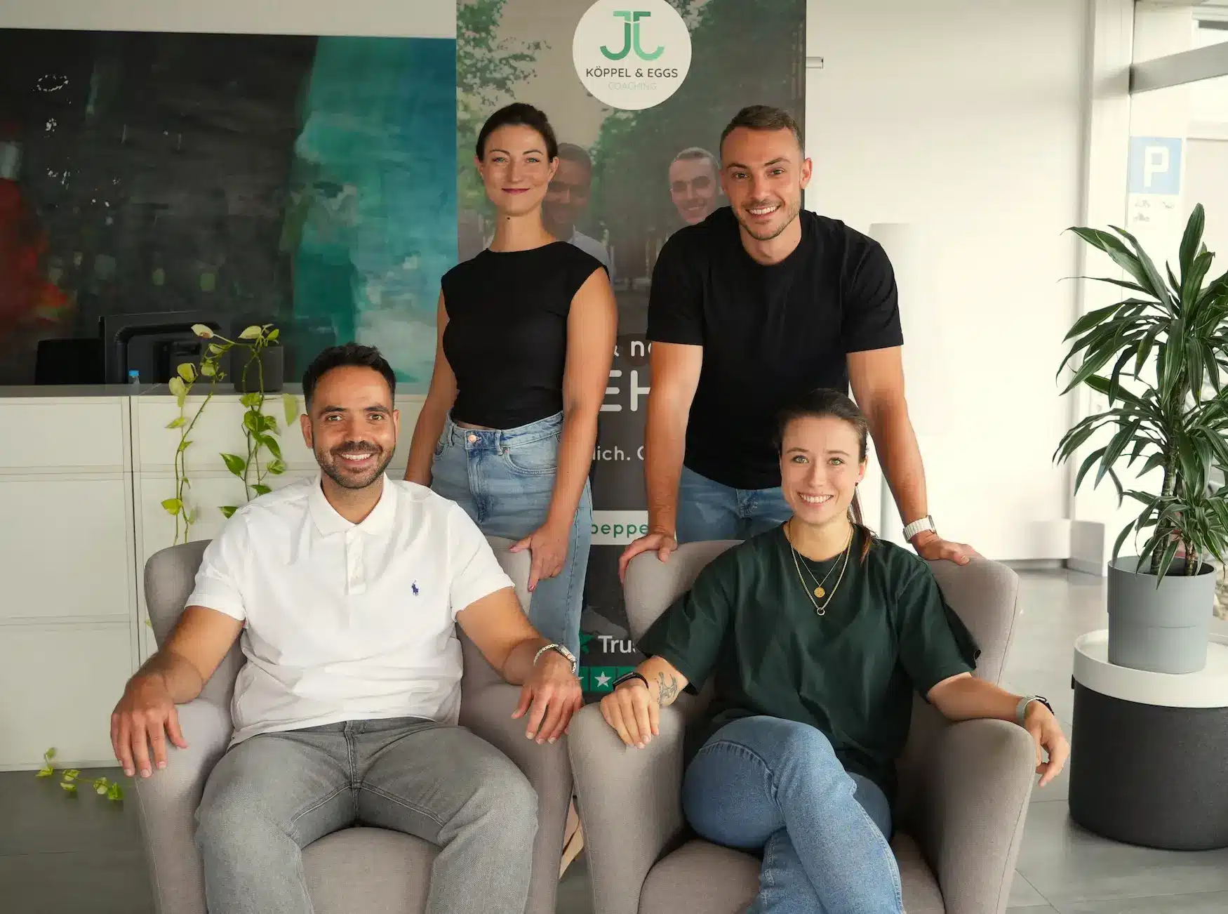 Das Köppel & Eggs Team